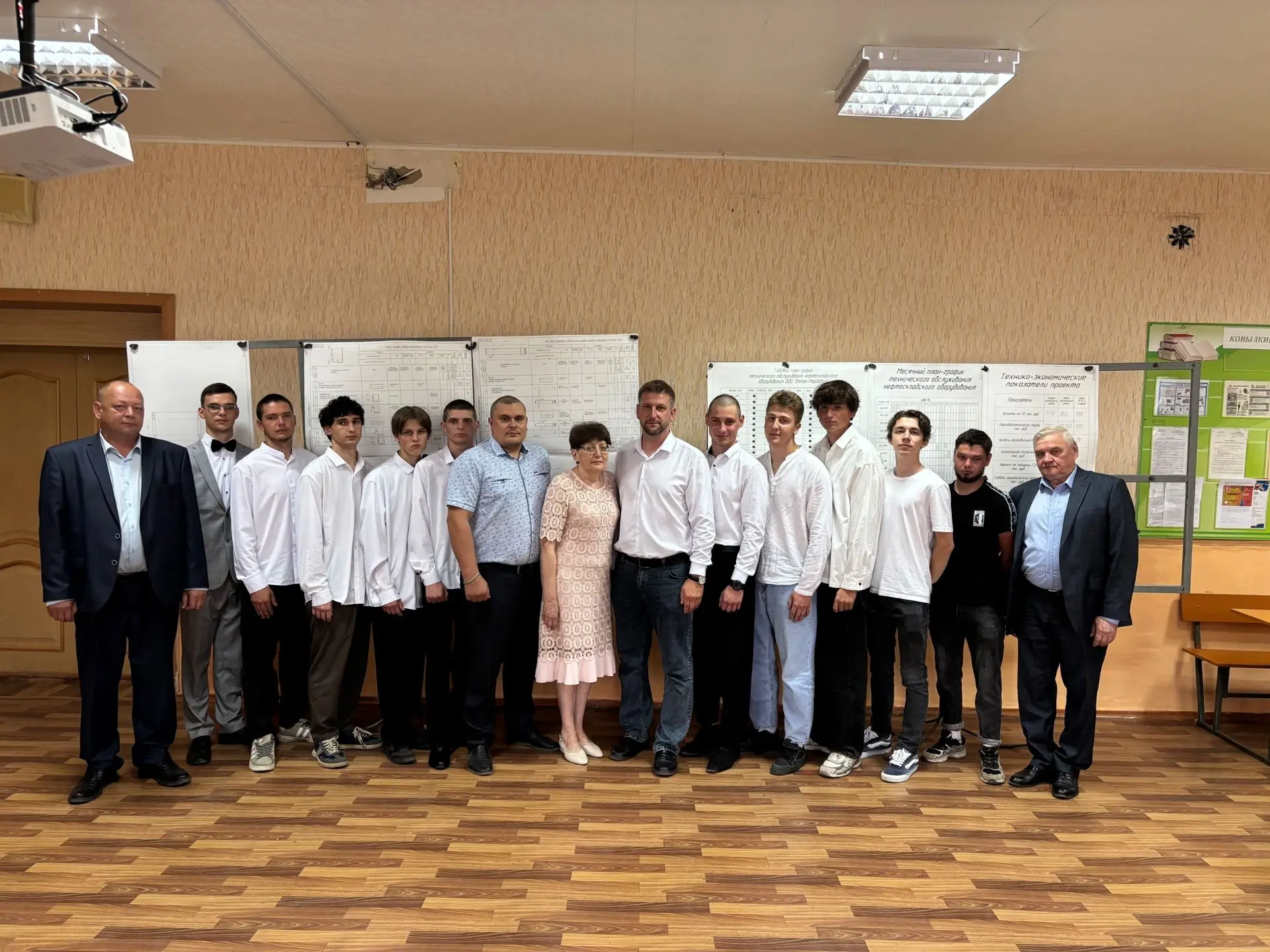 🎉 Ура! Защита дипломных проектов у механиков завершена! 

25 июня группа ЭН-41 поставила яркую точк