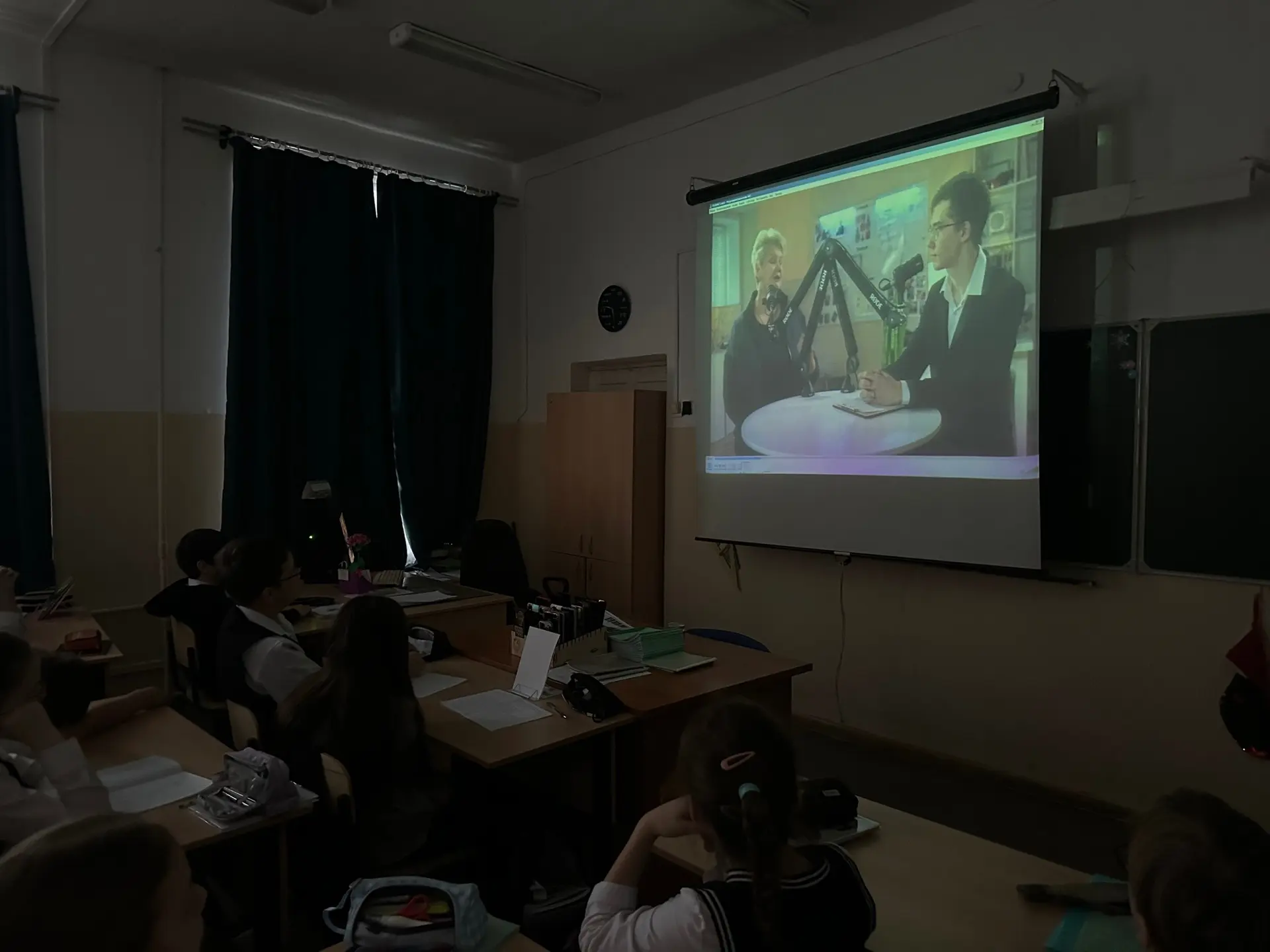 Патриотическое воспитание школьников: просмотр подкаста «Грани патриотизма»  Ученики нашей школы при