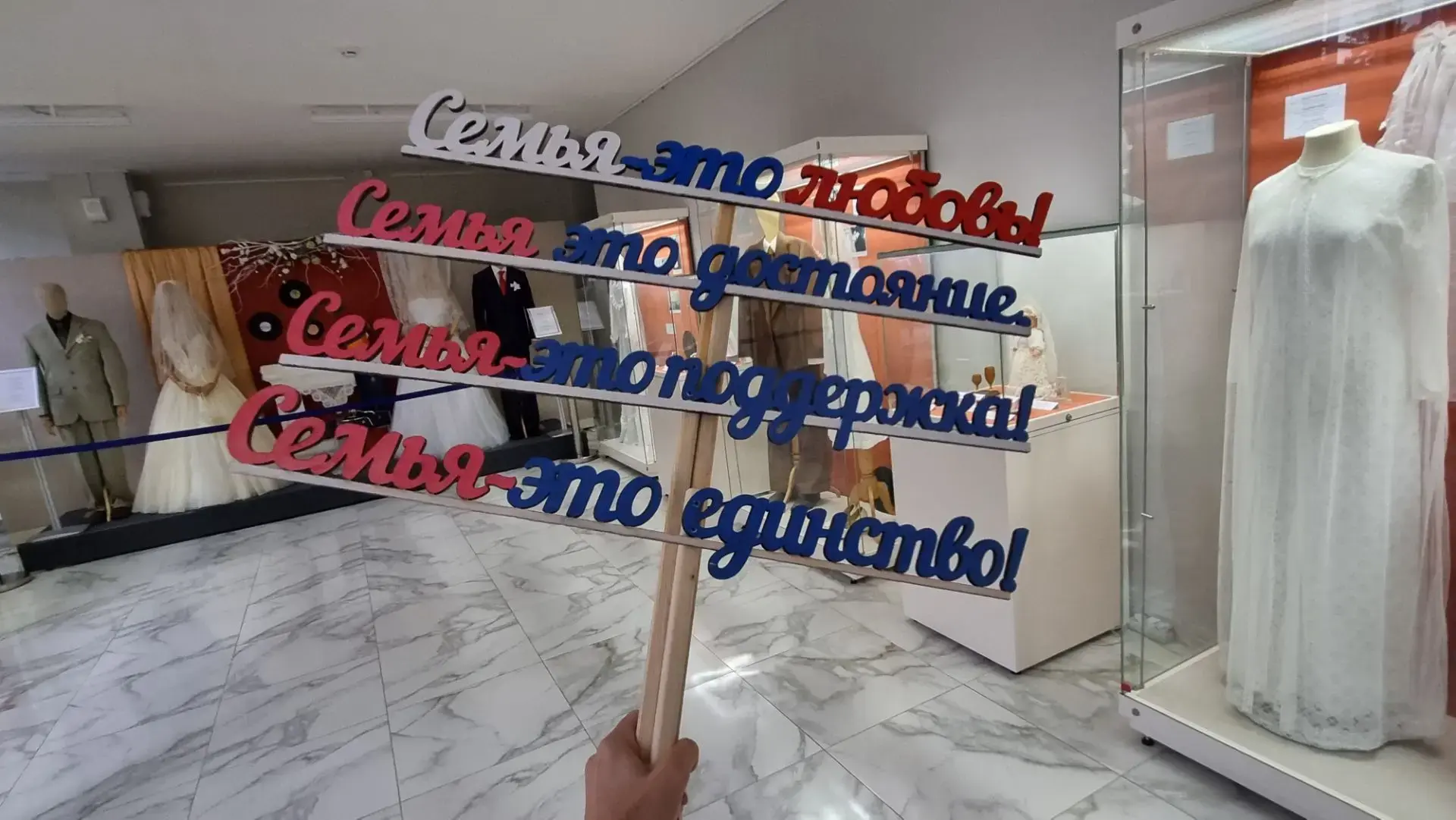 Музейно-выставочный центр в преддверии праздника! 😉 

Дорогие друзья, мы от всей души поздравляем в