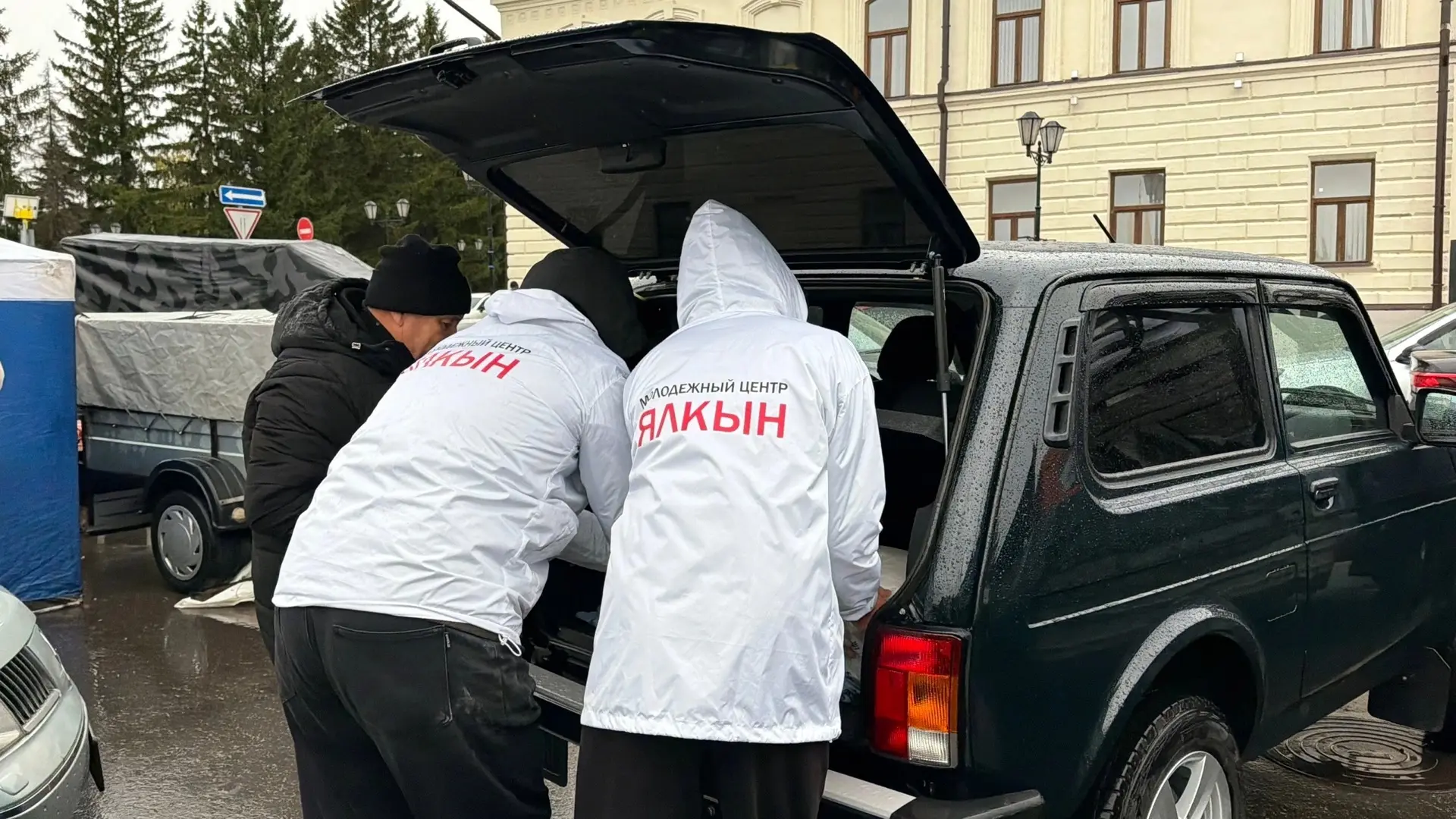 В рамках празднования Дня пожилых людей волонтеры ГАПОУ Мензелинский сельскохозяйственн...