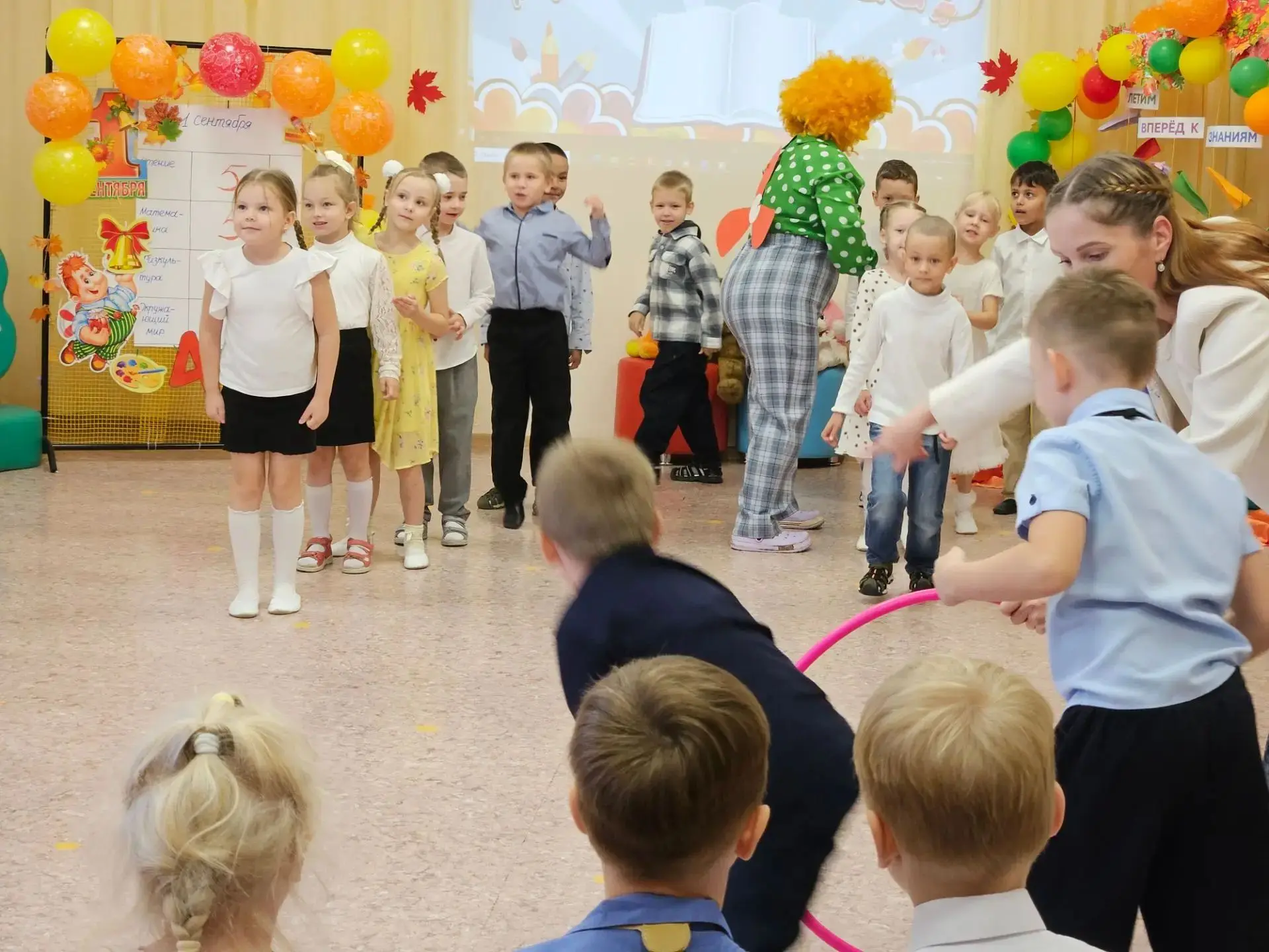 🎒 🍂 1 сентября в детском саду № 475 "открылись двери" сказочной школы и ребята встрет...