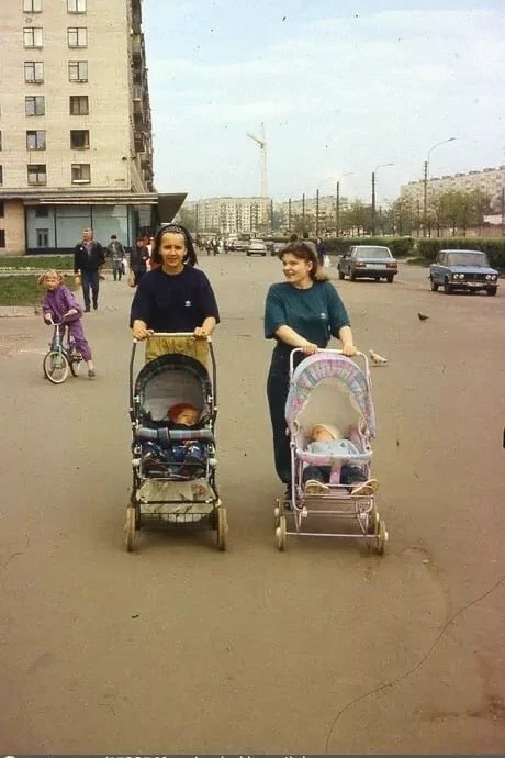 На проспекте Славы, 1996г.