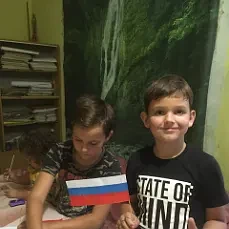 Мастер‑класс- «В цветах Российского триколора» на летней досуговой площадке «Родничок» ...