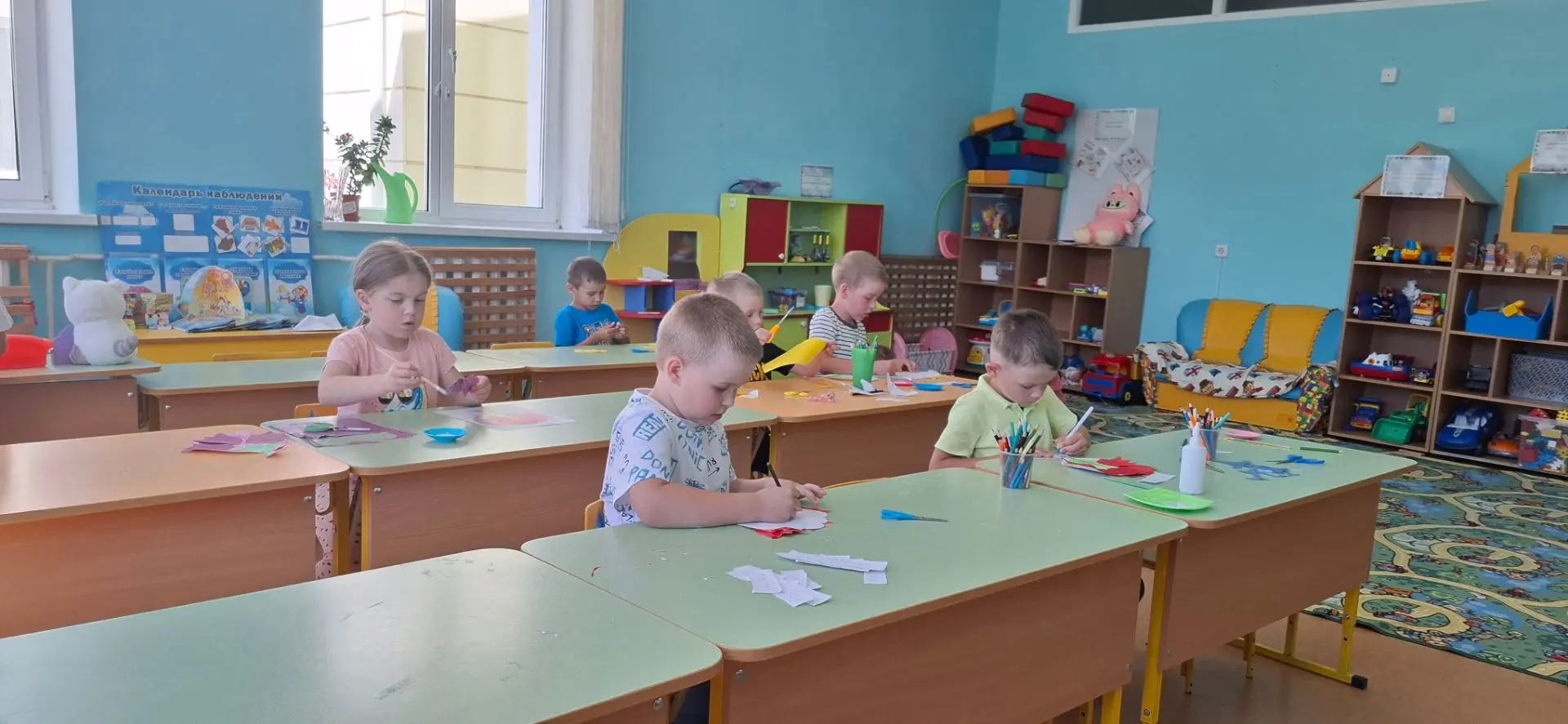🎉 Творческий день в группе «Капельки»! 🎉
Наши ребята превратились в настоящих художников и создали
