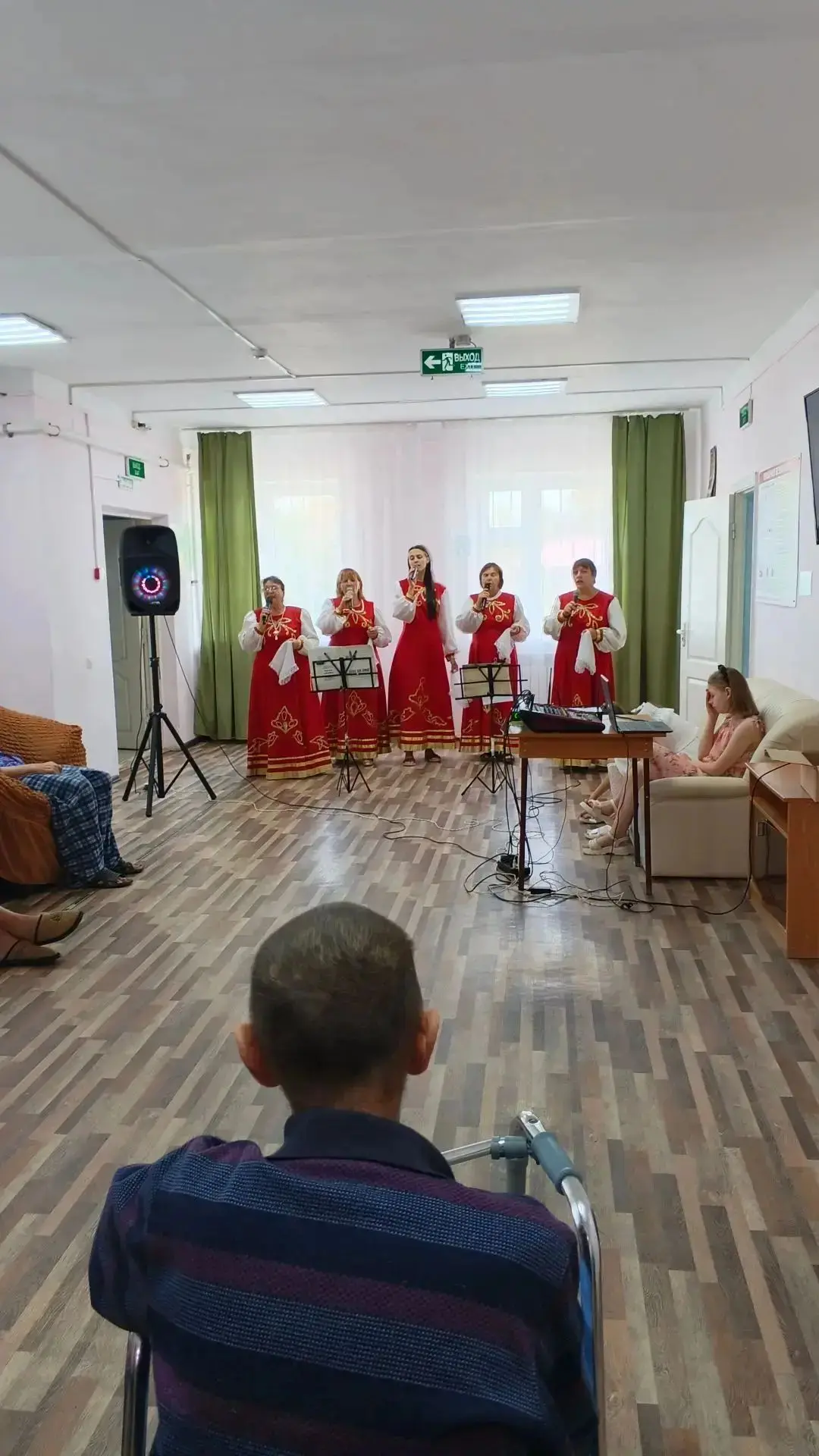 Заглянули в гости к соседям  🎶