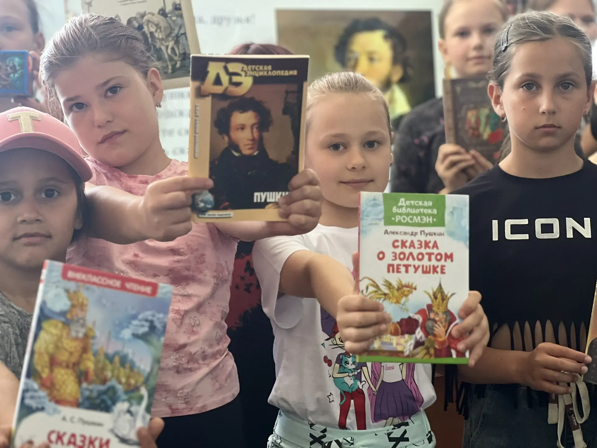 В Доме культуры хутора Иванов состоялся литературный час «Учил любить Россию Пушкин», п...