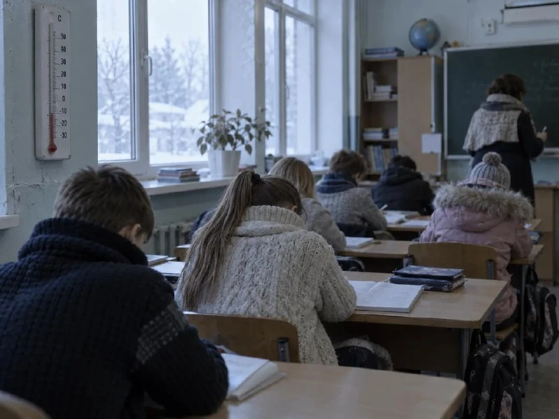 Общественная палата предложила временно изменять продолжительность уроков школьников в ...