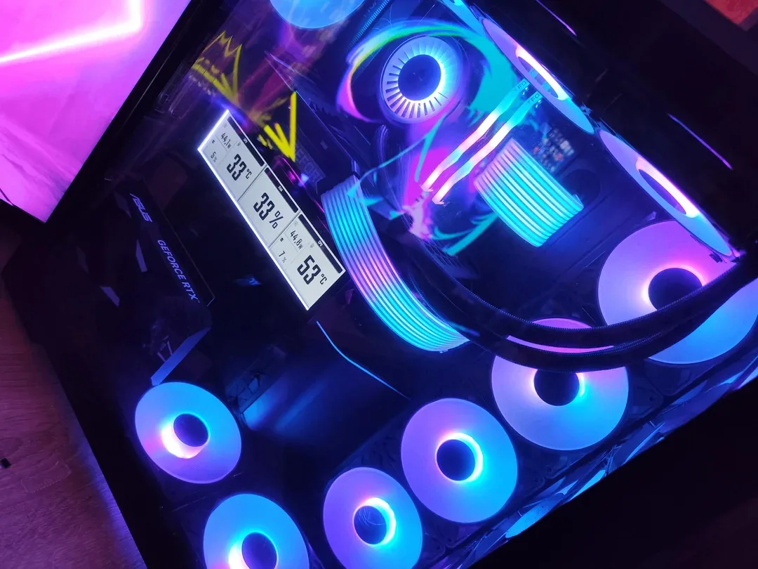 Реддитор сделал мегасборку с RTX 3090 и RTX 3050. И в этом есть смысл!

RTX 3090 рендерит игру в 4K 