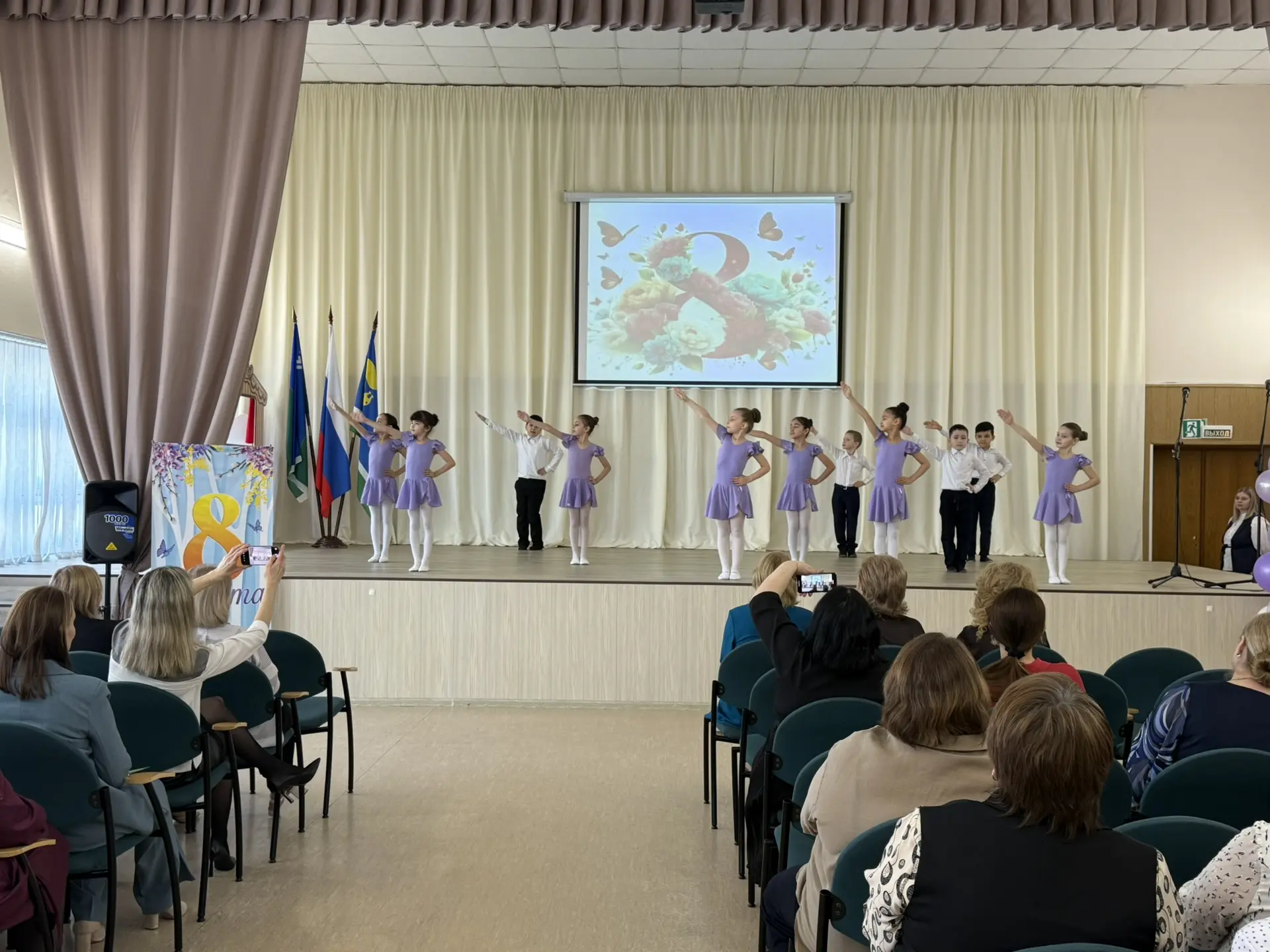 🌸 С праздником весны! 🌸 Сегодня в нашей школе прошел душевный концерт, посвященный Международному же