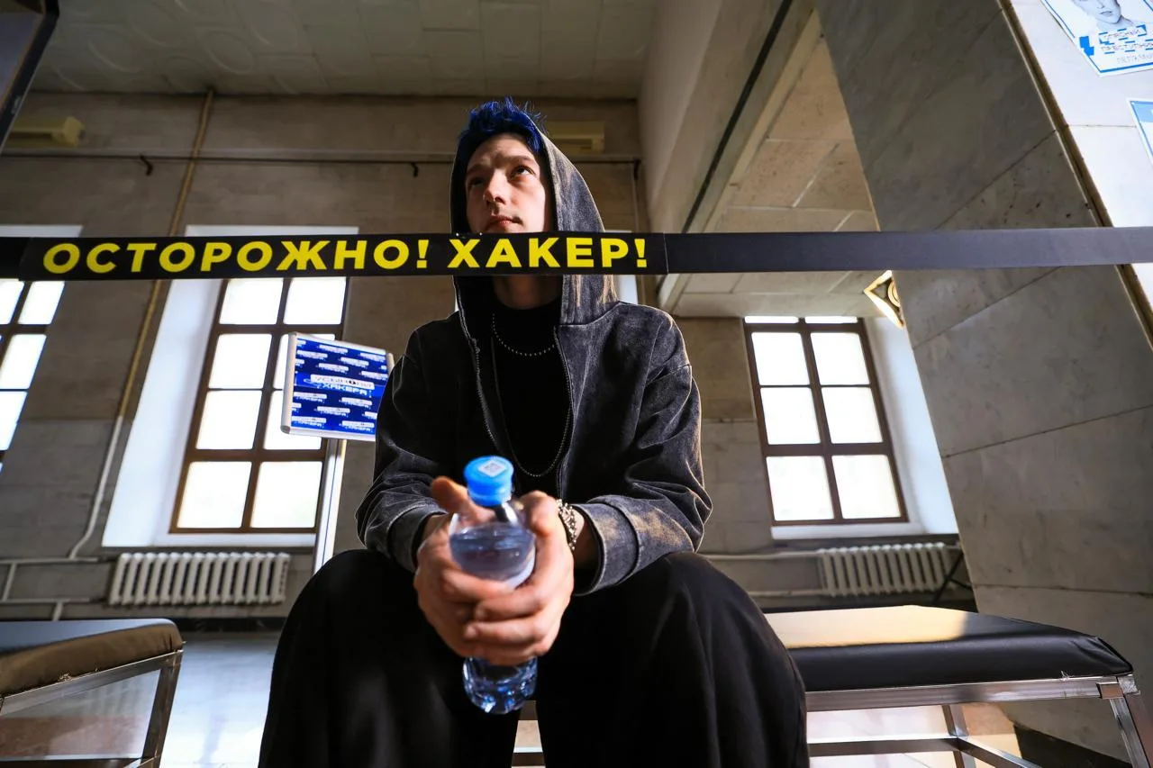 25 сентября на канале MaximOnline в «VK Клипах» состоялась премьера вертикального юмори...