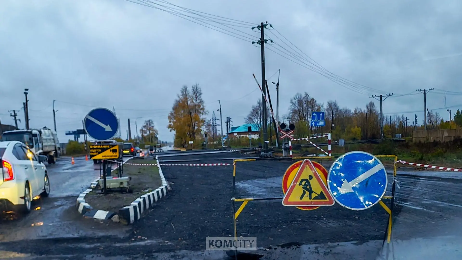 На Северном шоссе начали ремонтировать проблемный жд-переезд. Работы стартовали вчера п...