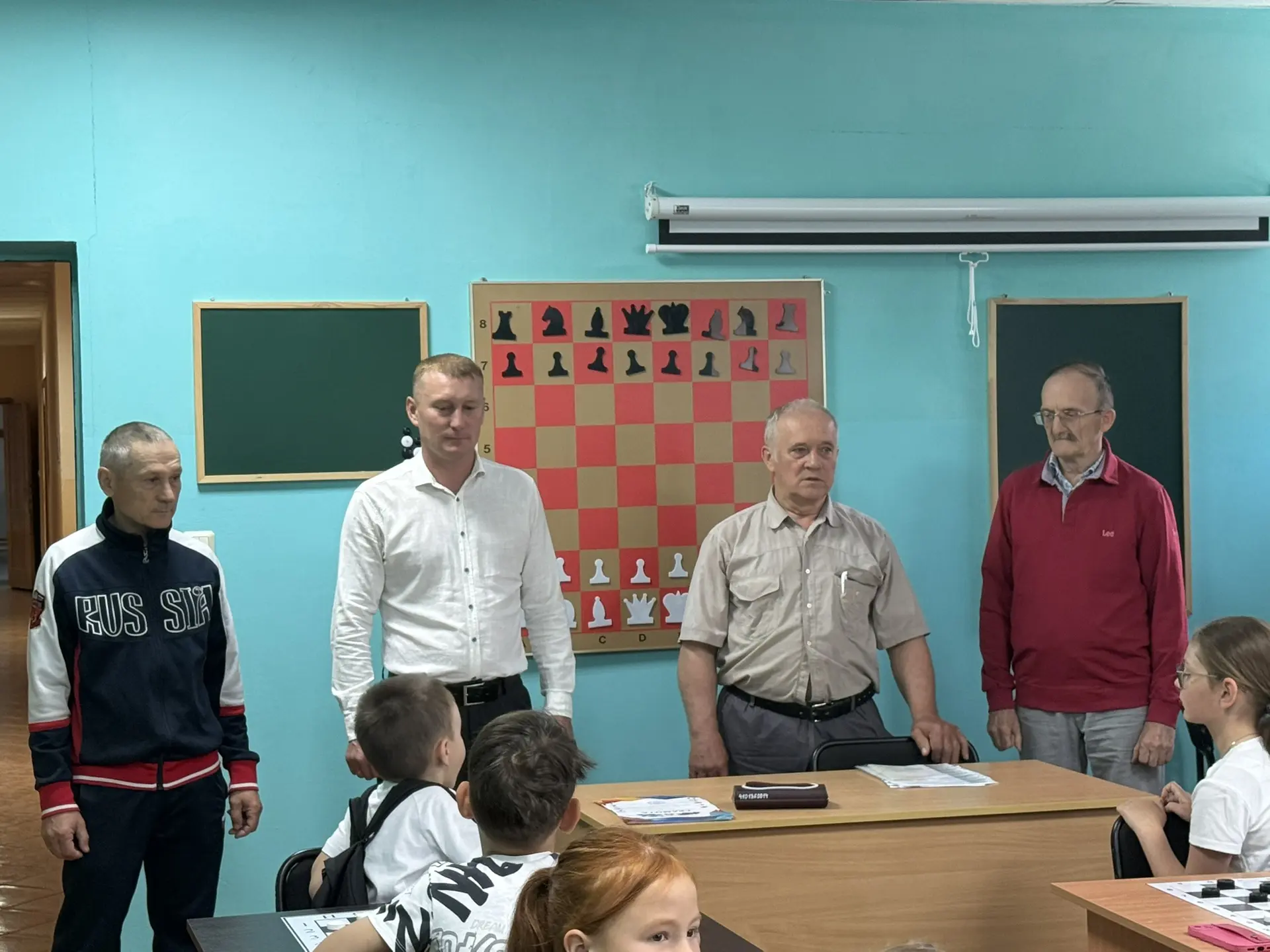 Сегодня на базе спортивной школы был проведён турнир по шашкам среди обучающихся началь...
