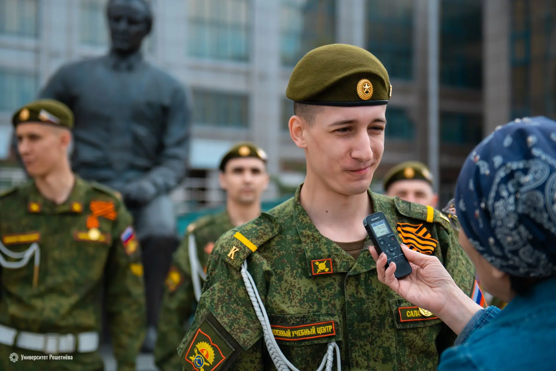 В День Победы курсанты Военного учебного центра Университета Решетнёва прошли в парадном марше по гл