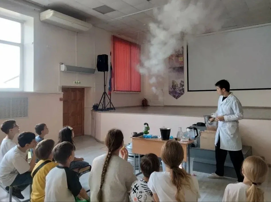 🔥 У нас в лагере «Солнышко» творится настоящая магия… то есть НАУКА! ✨

Наш пришкольный лагерь прев
