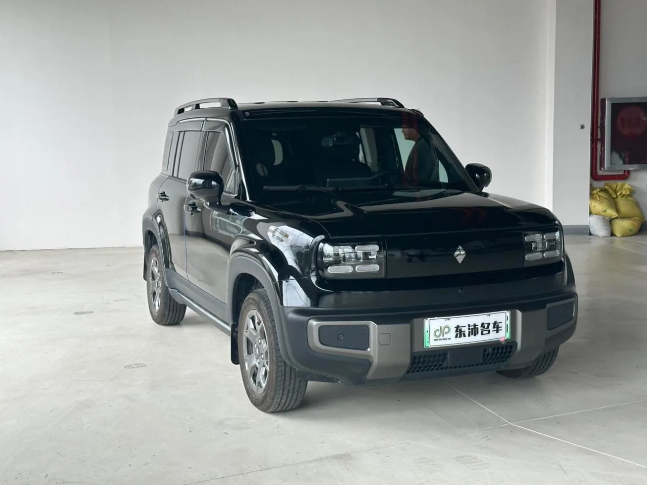 Baojun Yep Plus - электромобиль с дизайном в стиле настоящего рамного внедорожника 🤌🏻

2025-2026 •