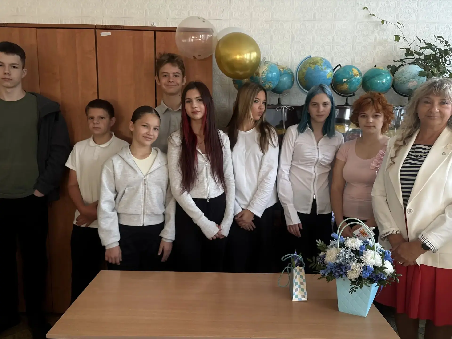 🌷5 октября в нашей стране отмечается праздник, согревающий сердца-День Учителя.