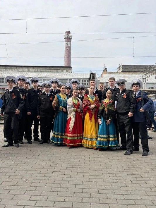 6 мая, донская столица встретила поезд Победы. Состав, сформированный из исторических вагонов и паро