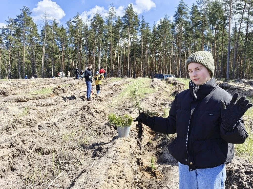 🌱Каждый саженец — как символ памяти и преемственности поколений  Дом творчества «Октябрьский» принял
