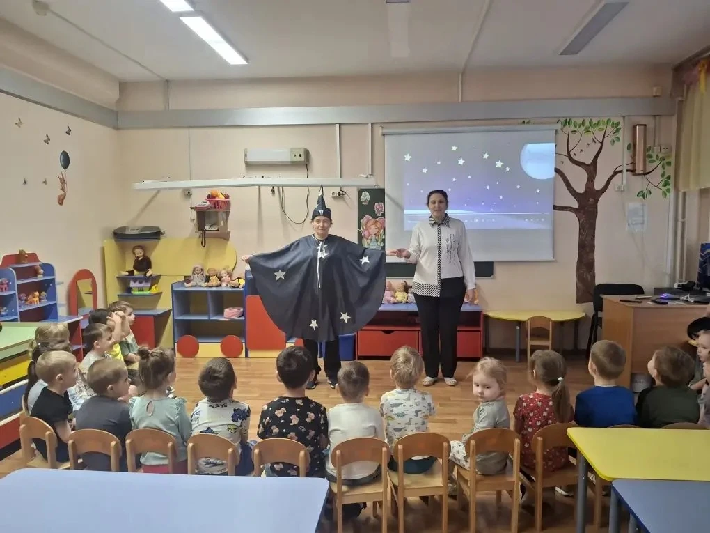 Космическая неделя 🌟  Во второй младшей группе дошкольного отделения «Фантазия» прошло настоящее кос
