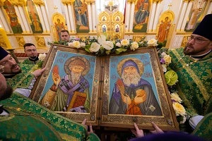 Сегодня в наш город привезли икону с частицей мощей преподобного Гавриила Ургебадзе 
Помолились на н