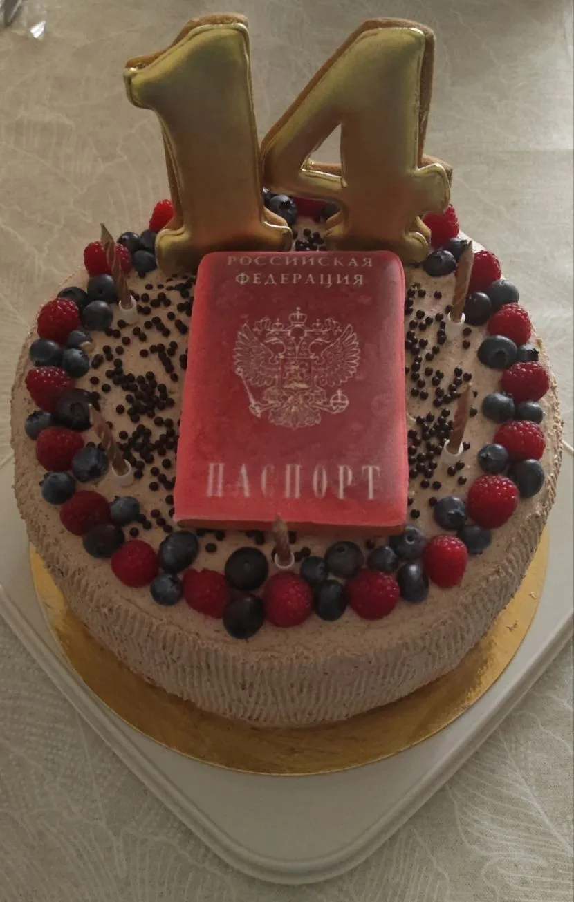 "Вино несите"  иж какой 😂