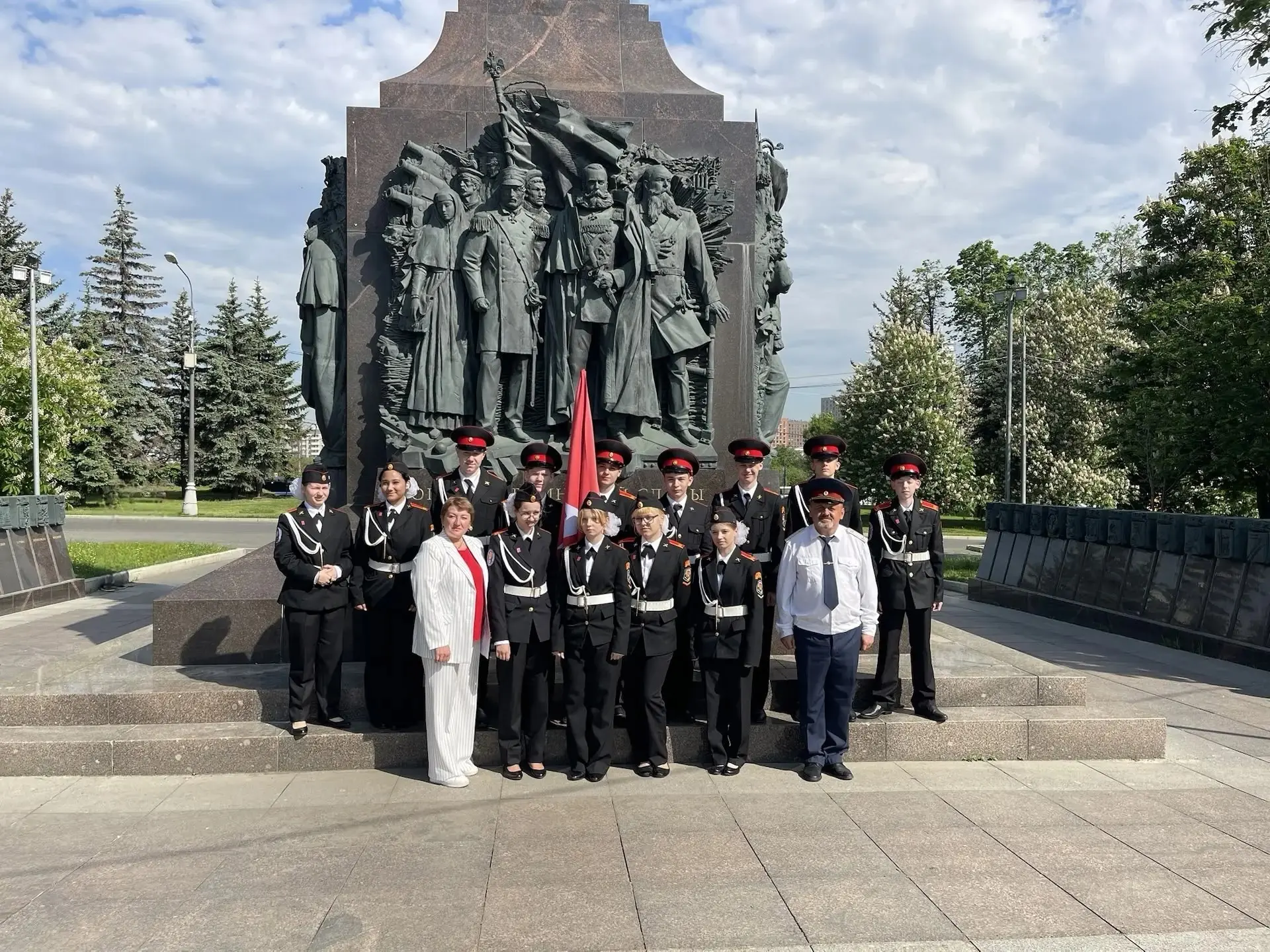 📅 Сегодня состоялся ежегодный парад кадетского движения Москвы «Не прервется связь поколений», посвя