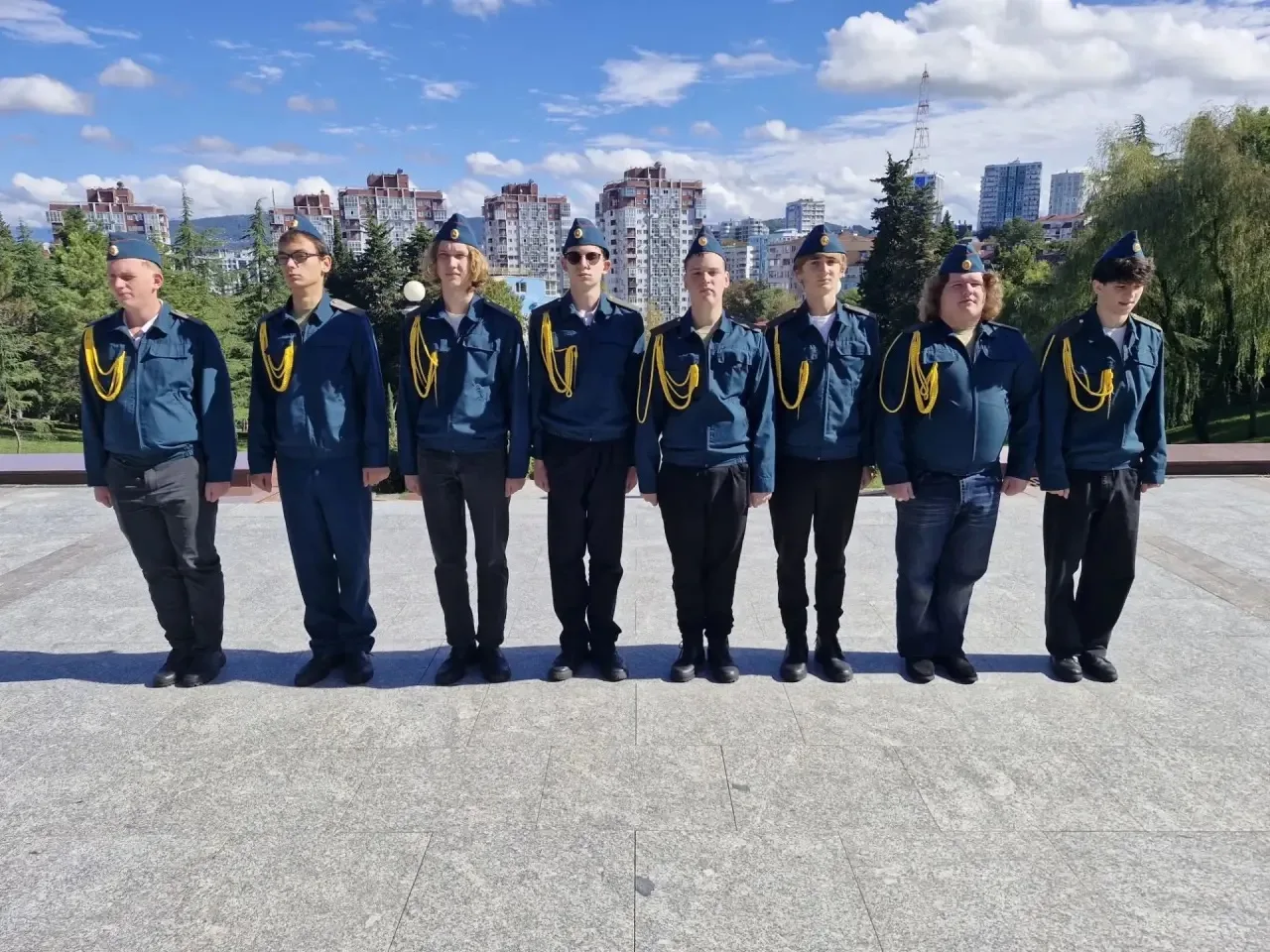 🎖️ После успешного прохождения инструктажа по несению почетной Вахты Памяти студенты У...