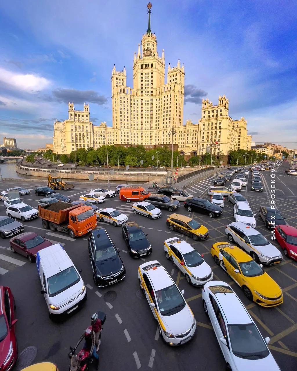 🌦️ Доброе утро, Москва!