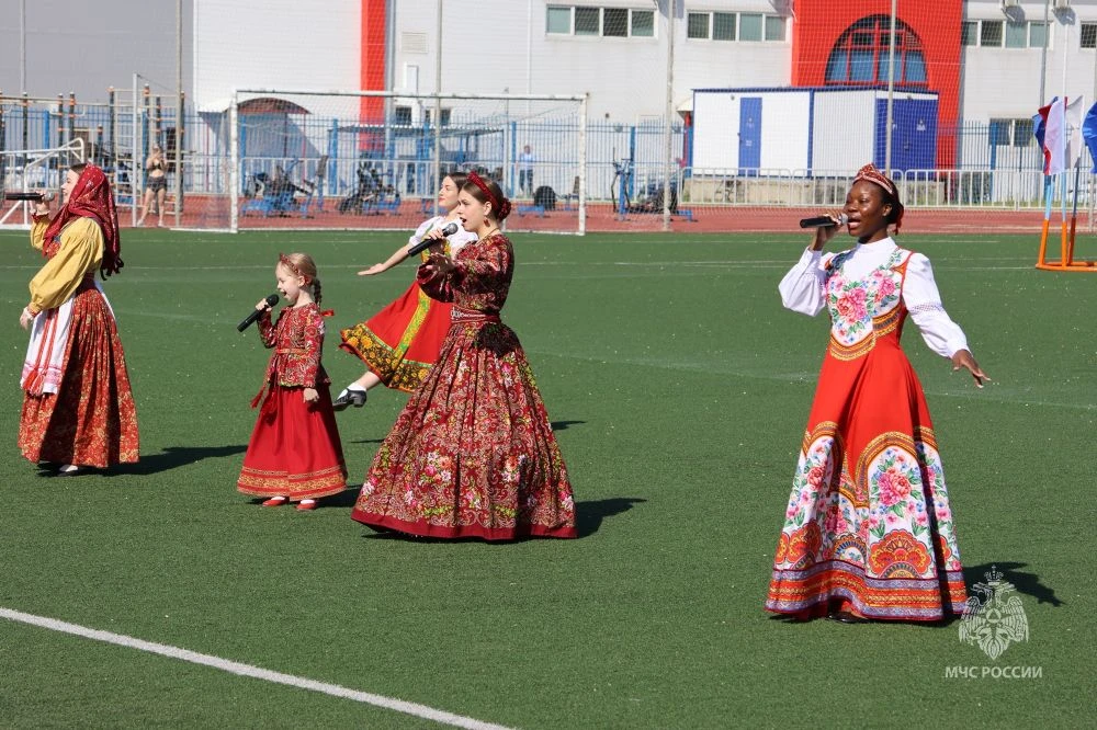 ⚽ Самарская область принимает Спартакиаду МЧС России по мини-футболу   В Сызрани прошло торжественно