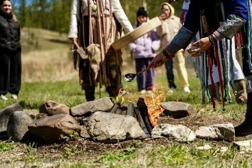 Сегодня в Хакасии отмечается один из самых древних праздников — Кюн Пазы (День большого Солнца)!

