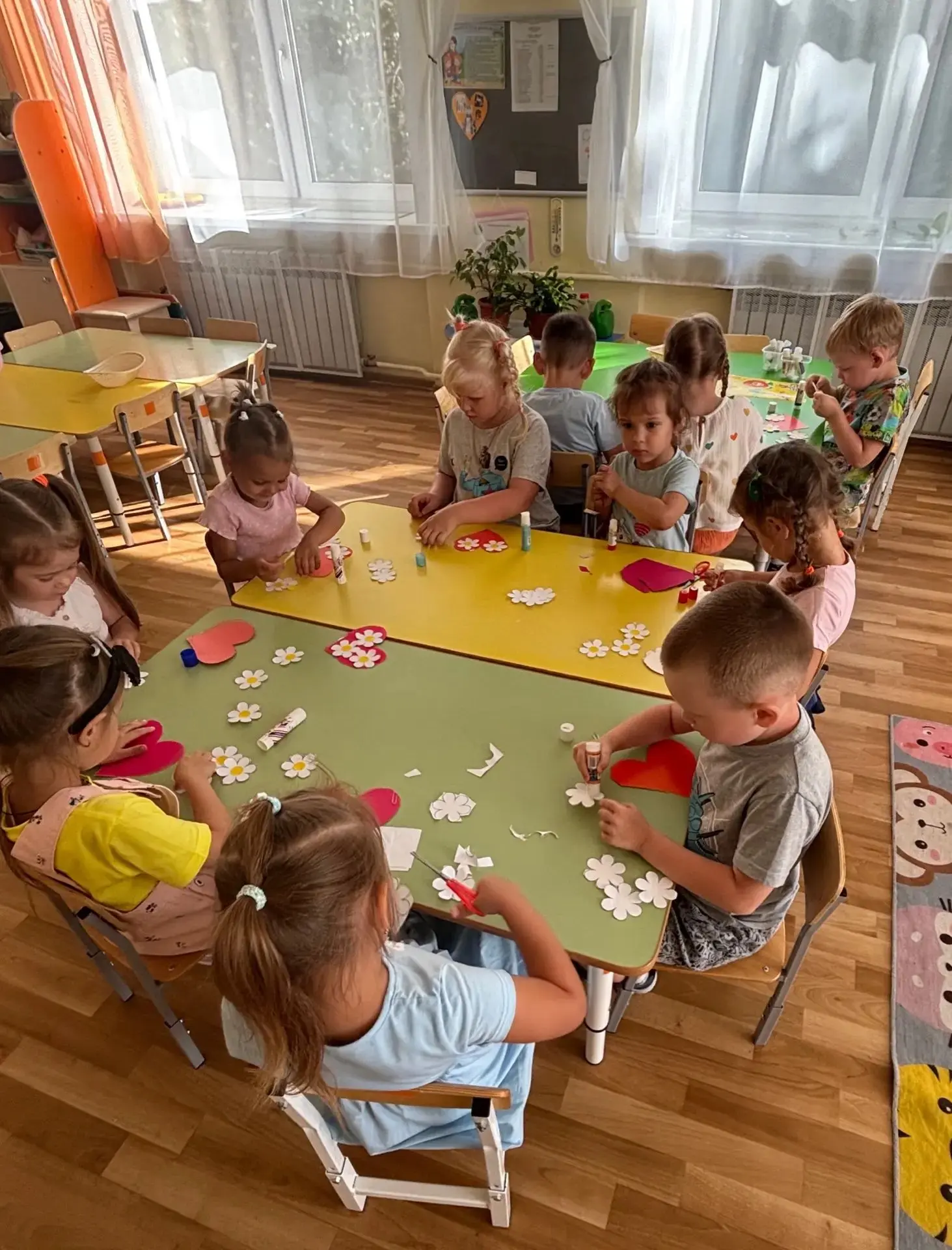 День семьи, любви и верности в группе «Радуга» 🌸

8 июля в нашей группе было по-особенному уютно. М