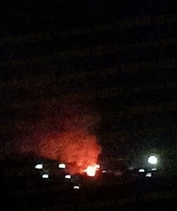 ❗️🇺🇦🔥 Ад в Одессе: город впервые атакуют Су-34 с управляемые авиабомбами