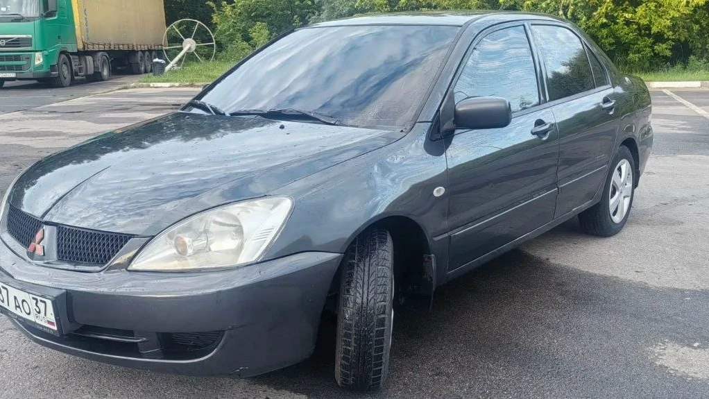Автомобиль в отличном состоянии 2004г 
По документам все отлично , без штрафов , запретов , смело на