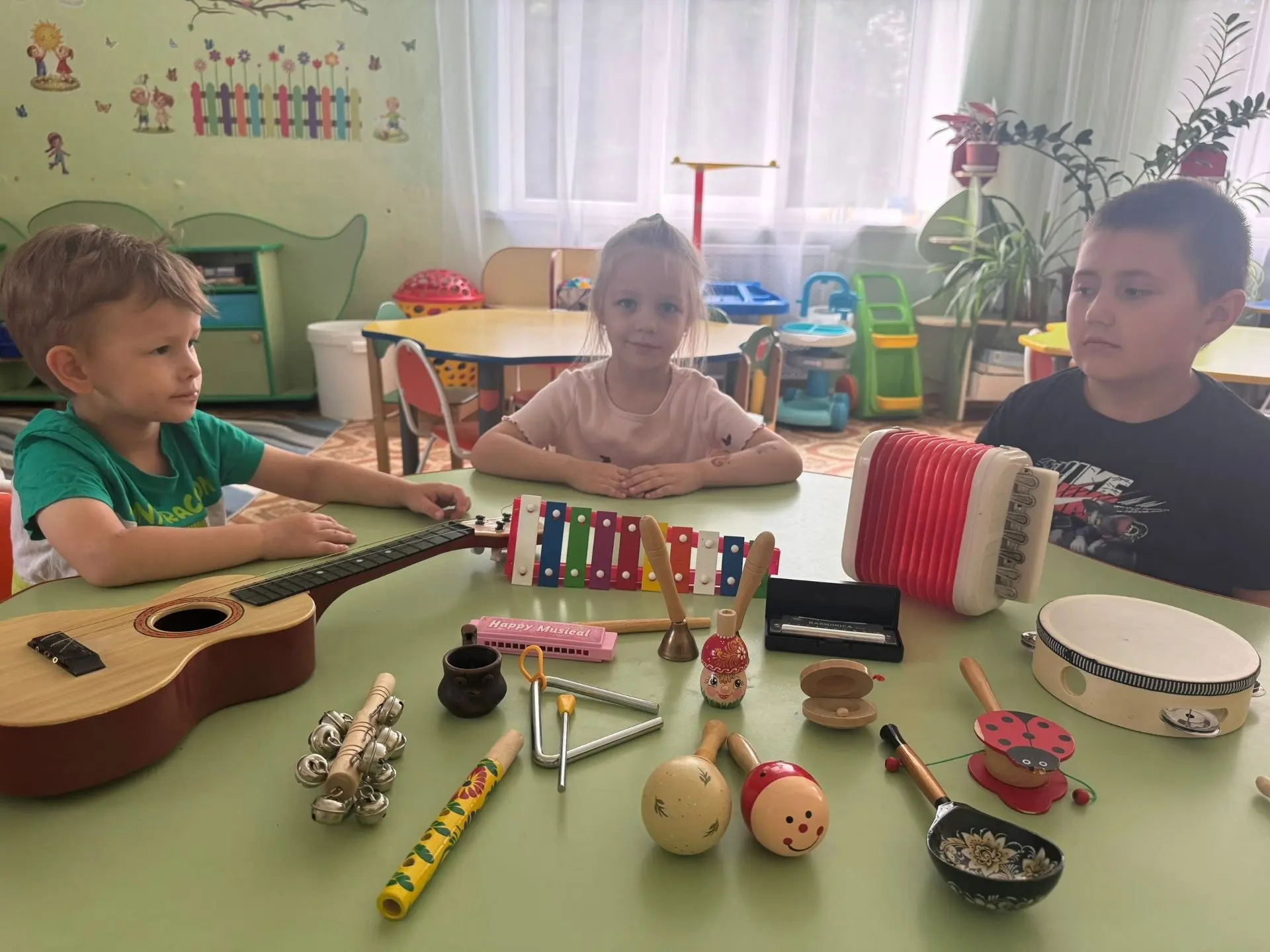 #МБДОУ11 #ТРОИЦК74 #МАЯЧОК Сегодня дети познакомились с видами музыкальных инструментов :бубен, мара