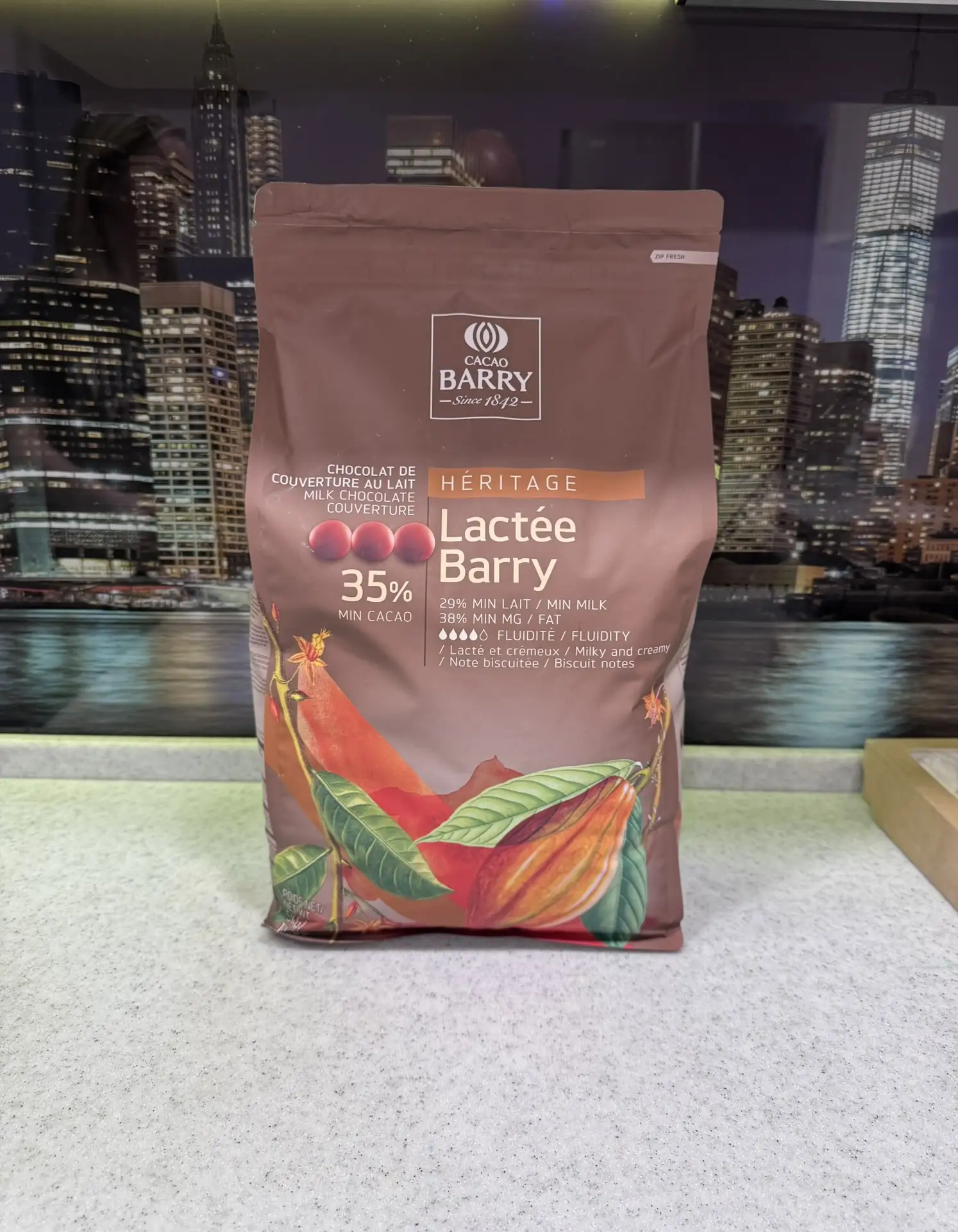 Шоколад молочный Lactee Barry 35% Cacao Barry