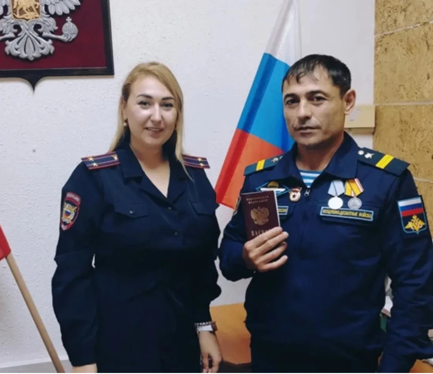 Губернатор Новосибирской области помог бойцу СВО получить российский паспорт 🤝🇷🇺