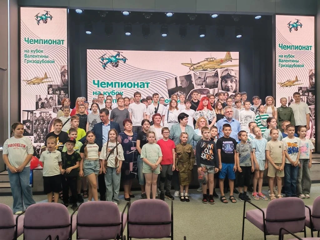 ✨Сегодня наша школьная команда приняла участие в муниципальном Чемпионате по пилотированию «Всё выше