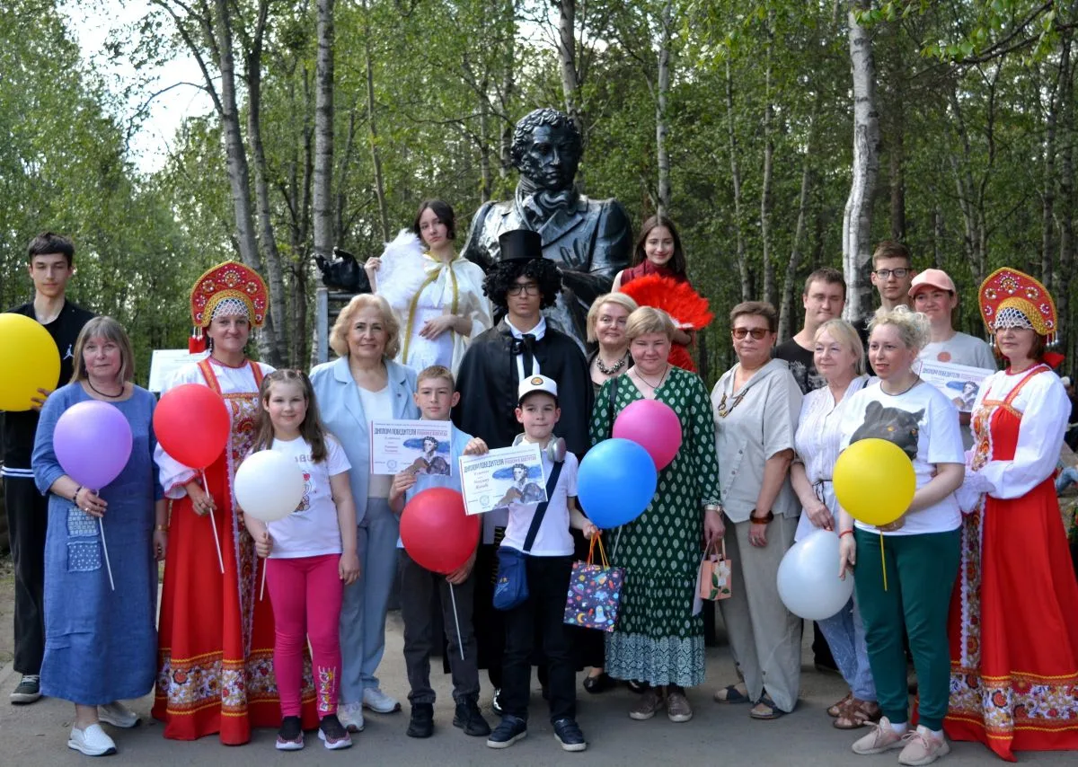 🎉 6 июня в парке на улице Пушкина состоялся традиционный и всеми любимый литературный ...