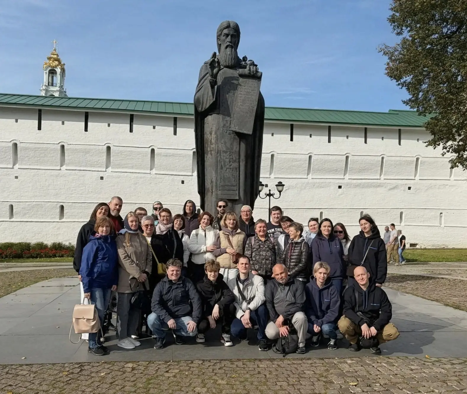 Провести экскурсию по Троице-Сергиевой лавре для специалистов из туристической сферы - ...