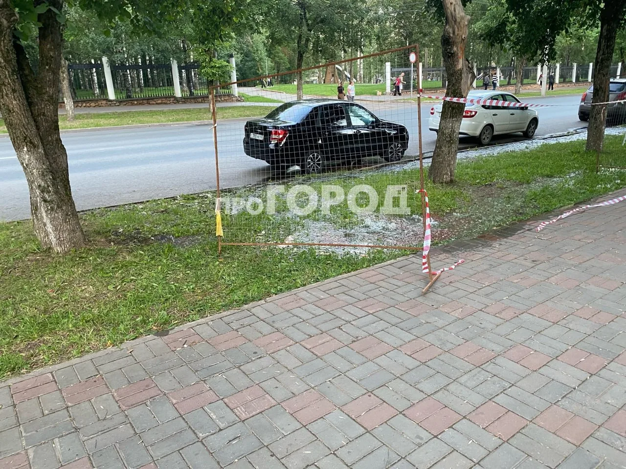 На улице Горького гейзеры бьют из-под земли.
