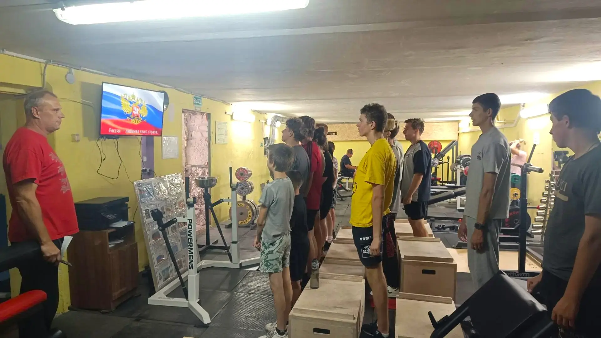 В МБУ ДО «Рубежанская спортивная школа» в рамках гражданско-патриотического воспитания ...