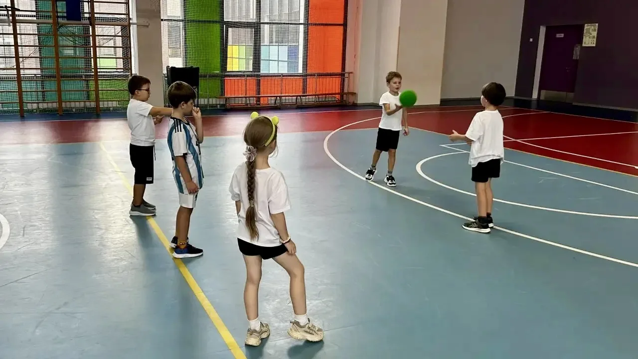 🤾🏻‍♀️ Пионербол — это динамичная командная игра, которая развивает ловкость, скорость...