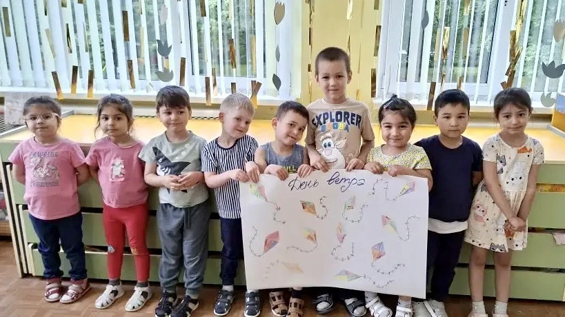 ☔️ А ЕСЛИ НА УЛИЦЕ ДОЖДЬ?

Наших ребят не испугать летним дождиком! Они с большим удовольствием зани