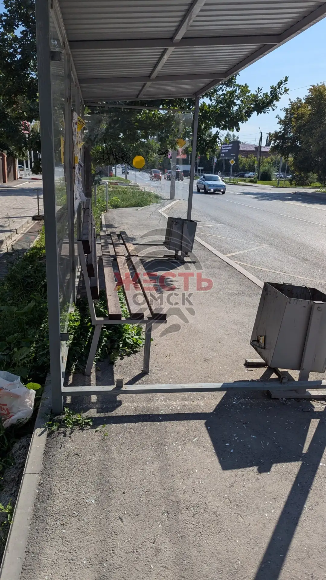 😡В Омске вандалы разбили очередную остановку

Наш читатель рассказал, что неизвестные разбили стекл