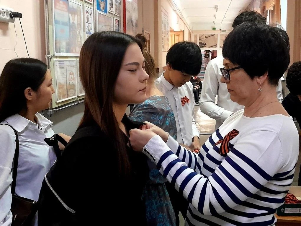 6 мая волонтёры нашего Лицея провели патриотическую акцию «Георгиевская ленточка». С самого утра реб