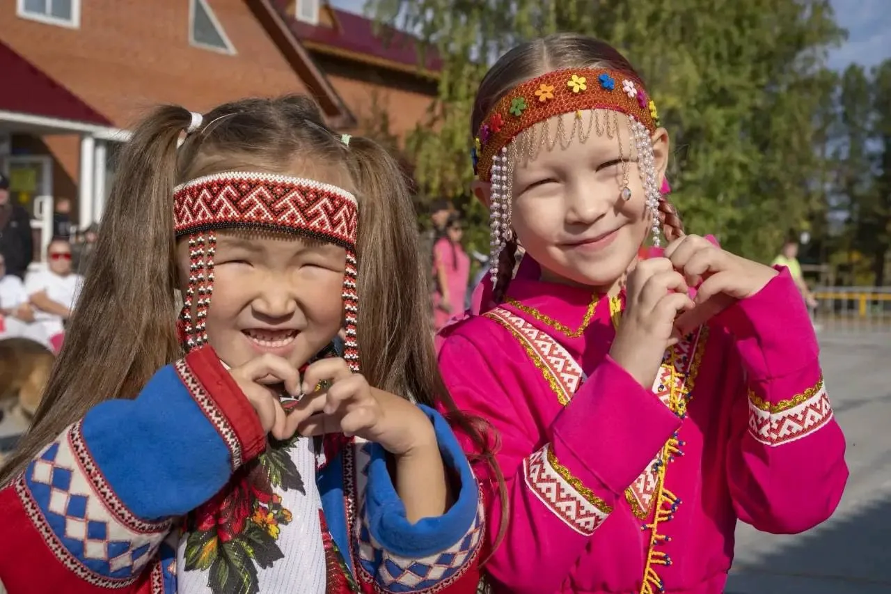Самое южное село нашего района Халясавэй отмечает День села и День рыбака. Поздравил зе...