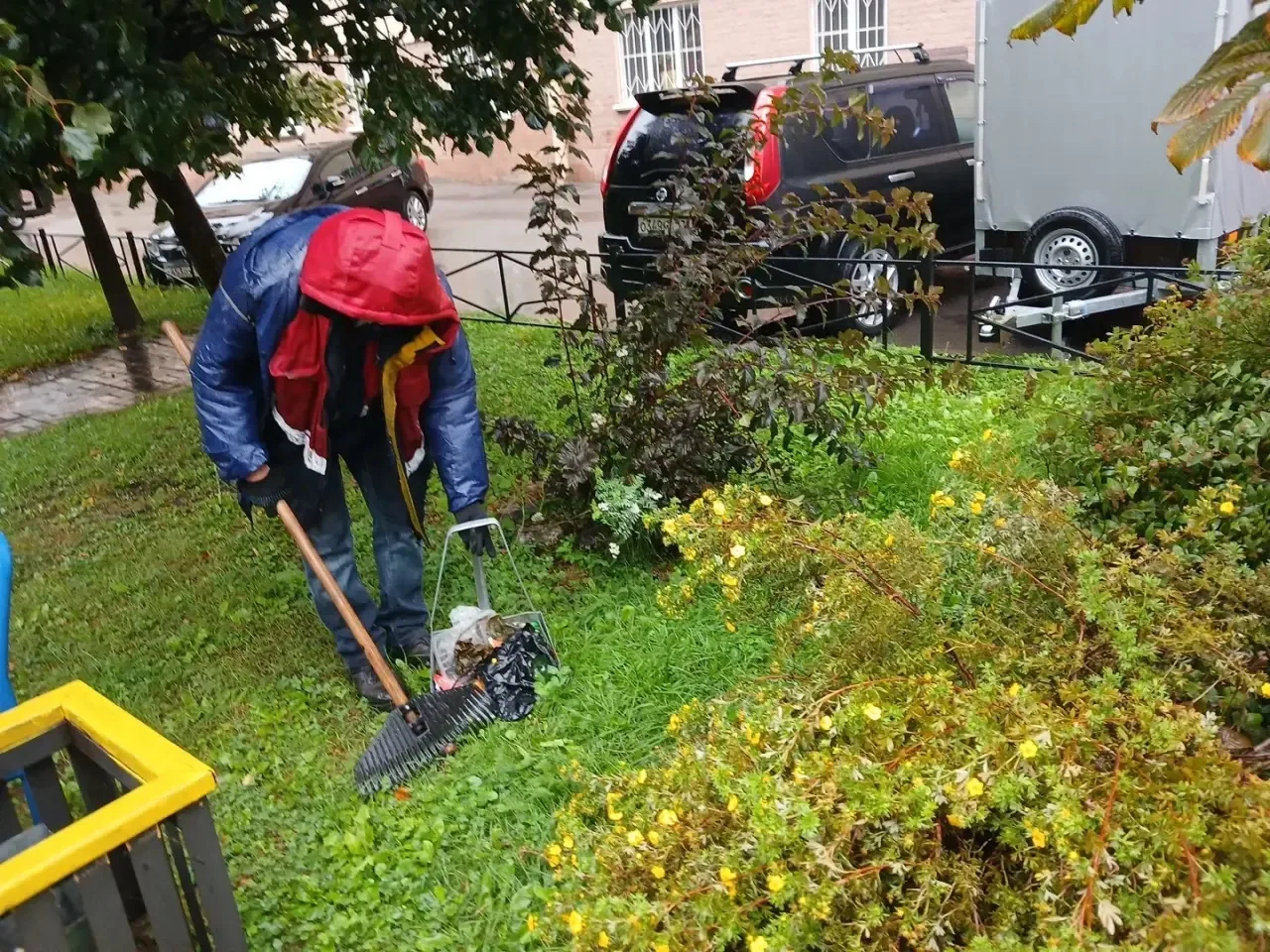 ☔️ С начала суток в Петербурге уже выпало больше трети месячной нормы осадков.