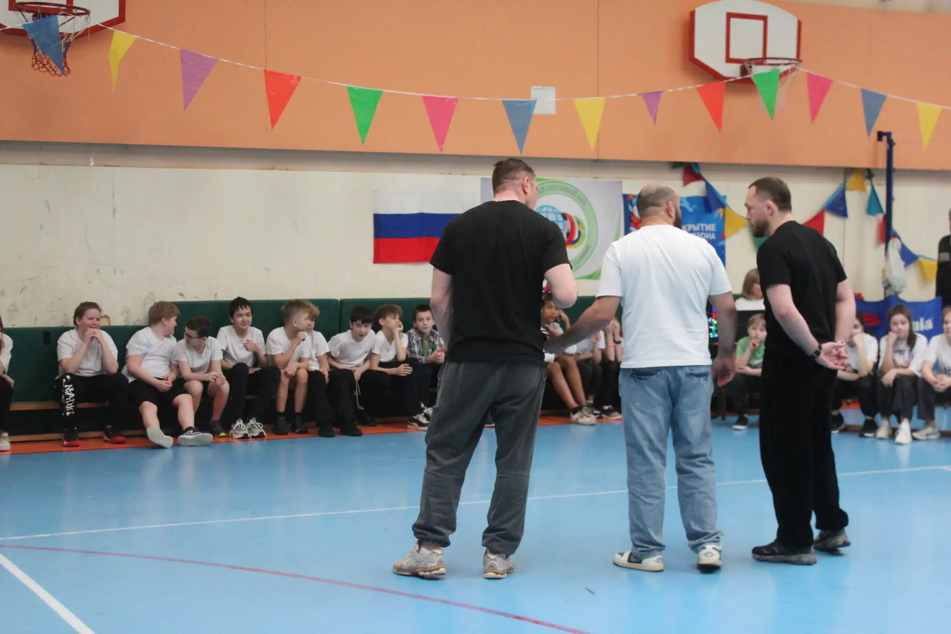 🥋 СИЛА, ВОЛЯ И МАСТЕРСТВО: УРОК С ЧЕМПИОНАМИ В НАШЕЙ ШКОЛЕ! 🥋  ✨ 30 апреля наш спортзал превратился 