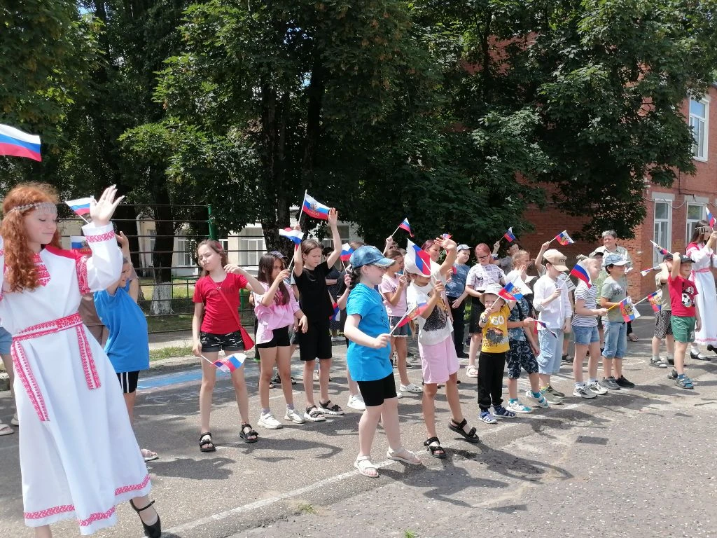 🇷🇺Продолжился день познавательным мероприятием, приуроченным к празднованию Дня России🇷🇺

💪🤝🤍
