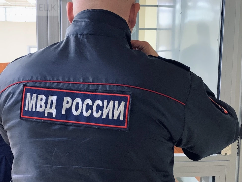 Дропперша помогла аферистам обмануть жителя Липецкой области на 300 000 рублей